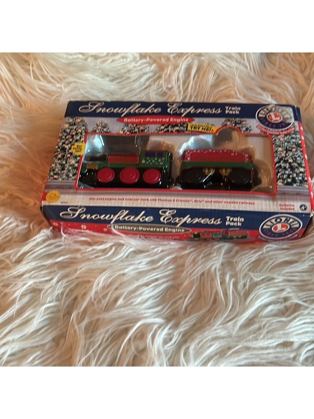 A toy train - Picture 2 of 4